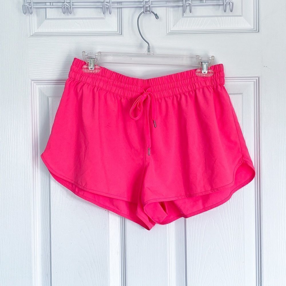 ARITZIA hot pink shorts